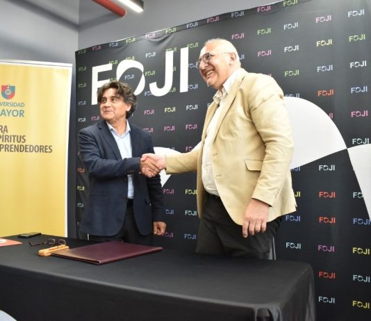 Alianza entre FOJI y la Universidad Mayor entregará atención kinesiológica a jóvenes músicos Alianza entre FOJI y la Universidad Mayor entregará atención kinesiológica a jóvenes músicos