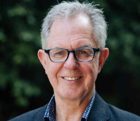 Saint George’s College Convoca al I Congreso Internacional de Educación «Humanismo en la Era de la Inteligencia Artificial» Andy Hargreaves, Catedrático Emérito de Educación y Asesor Internacional