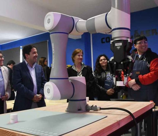 Atacama inaugura su primer Aula MakerSTEM en un establecimiento de educación técnico-profesional en Paipote Atacama inaugura su primer Aula MakerSTEM en un establecimiento de educación técnico-profesional en Paipote