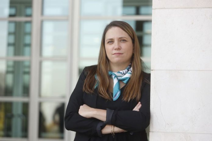 Polémicas del embajador de EE.UU. en Chile: ¿Qué efectos puede tener su estilo diplomático?