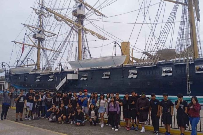 Equipo “Latakama” del Complejo Educacional Toconao de San Pedro de Atacama realiza viaje tras obtener segundo lugar en el Desafío Gira de Estudio 2026