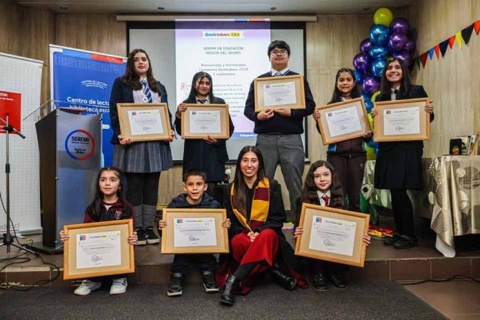 Estudiantes del Biobío fueron reconocidos en la sexta versión de Booktubers Bibliotecas Escolares CRA 2026
