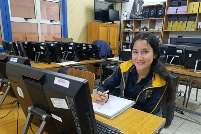 Fundación Conectado Aprendo amplía su presencia en Biobío con nuevos establecimientos y tutores locales
