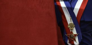 De una moneda de oro a la piocha presidencial, los metales que cuentan la historia de Chile De una moneda de oro a la piocha presidencial, los metales que cuentan la historia de Chile