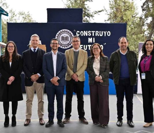 Liceo de Peñalolén inauguró sala tecnológica tras ganar concurso de la CChC que equipará a 20 establecimientos en todo el país