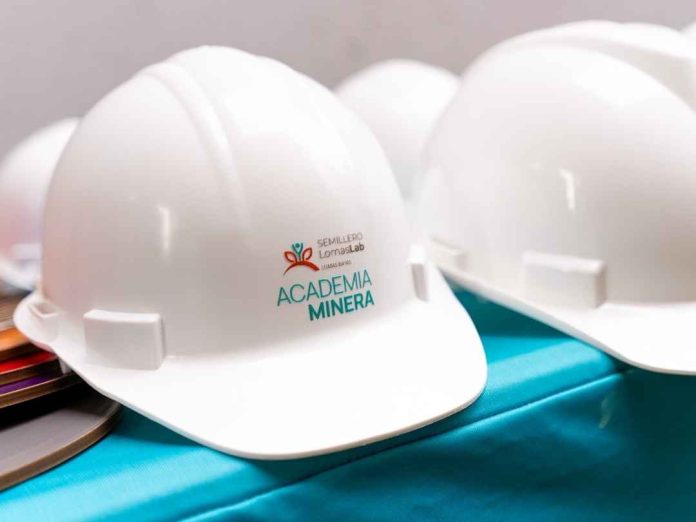 Lomas Bayas inicia Academia Minera para 120 estudiantes de Antofagasta Lomas Bayas inicia Academia Minera para 120 estudiantes de Antofagasta