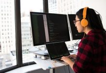 Mes del Programador: la IA cambia las reglas para los desarrolladores, pero en Chile no acaba con su demanda