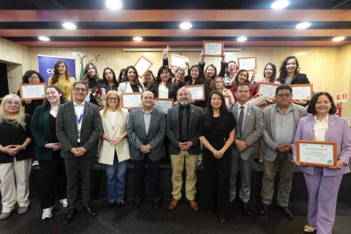 Mujeres en STEM Antofagasta culminan programa GlobalMente con nuevas herramientas para proyectar sus emprendimientos