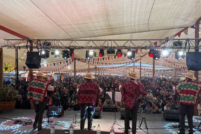 “Patio de Cuecas” trae lo mejor de las tradiciones de Fiestas Patrias a Lo Barnechea “Patio de Cuecas” trae lo mejor de las tradiciones de Fiestas Patrias a Lo Barnechea
