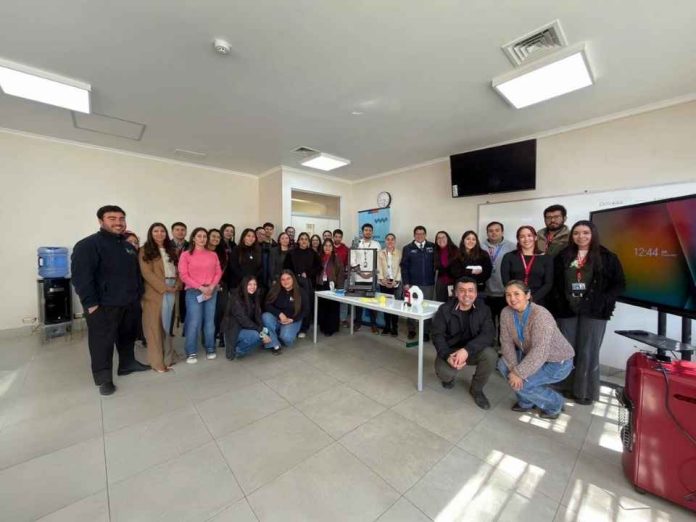 Profesionales de Centros Diurnos aprenden a imprimir en 3D para crear soluciones para personas mayores