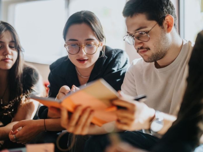 Reportaje Instructure presenta Canvas Lite, una nueva herramienta gratuita para crear e impartir cursos, diseñada para docentes Reportaje | Instructure presenta Canvas Lite, una nueva herramienta gratuita para crear e impartir cursos, diseñada para docentes