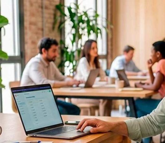 Santander y Coursera ofrecen 100.000 plazas de formación gratuita en IA, datos o liderazgo ante la transformación del mercado laboral Santander y Coursera ofrecen 100.000 plazas de formación gratuita en IA, datos o liderazgo ante la transformación del mercado laboral