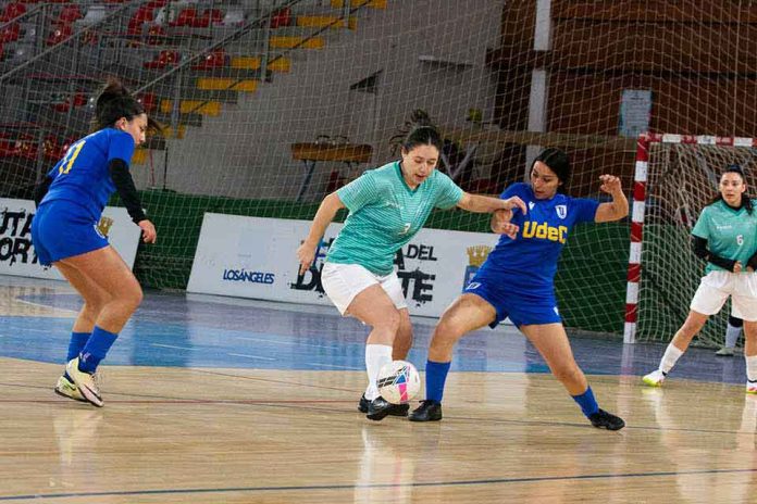 Santo Tomás Los Ángeles se corona bicampeón de la Liga ADESLA 2026 al ganar los títulos de futsal damas y varones Santo Tomás Los Ángeles se corona bicampeón de la Liga ADESLA 2026 al ganar los títulos de futsal damas y varones