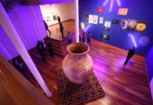 UC inaugura la mayor exposición de arte contemporáneo de su historia, con más de 40 obras de artistas de 12 países UC inaugura la mayor exposición de arte contemporáneo de su historia, con más de 40 obras de artistas de 12 países