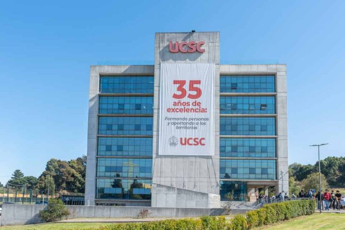 UCSC alcanza acreditación institucional de excelencia por seis años UCSC alcanza acreditación institucional de excelencia por seis años
