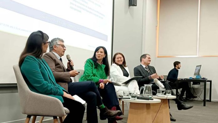 Universidad Finis Terrae abordó los desafíos de la nueva Ley de Protección de Datos Personales desde el Derecho, la Ingeniería y los negocios