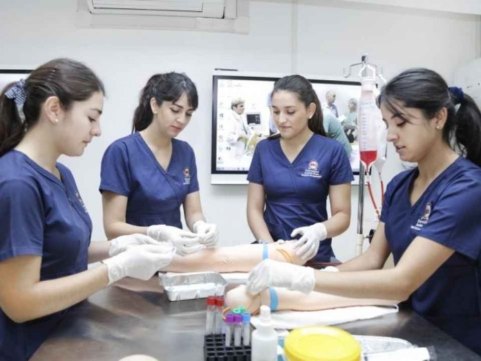 ¿Una carrera de la salud es para ti Cinco señales que podrían ayudarte a descubrirlo ¿Una carrera de la salud es para ti? Cinco señales que podrían ayudarte a descubrirlo