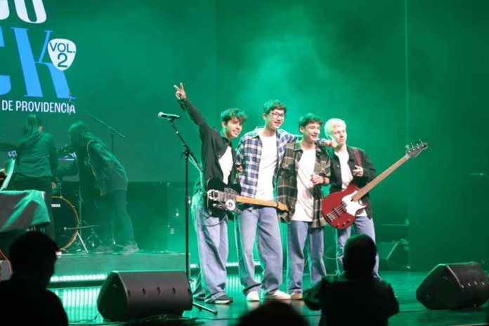 16 bandas escolares hicieron vibrar el Teatro Oriente en Llegó el Rock vol. 2