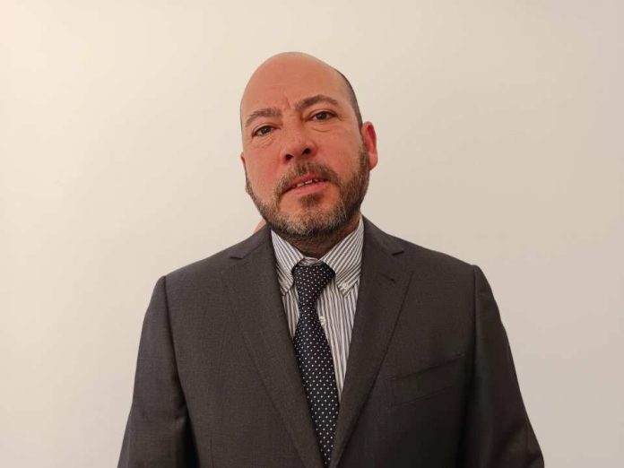Alejandro Villela Díaz, director Escuela de Educación Iplacex
