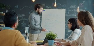 ¿Tienes una reunión en inglés? Diez frases clave para comunicarte con seguridad 