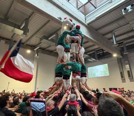 Chile debutó en el mundo casteller en uno de los principales encuentros internacionales en Tarragona Chile debutó en el mundo casteller en uno de los principales encuentros internacionales en Tarragona