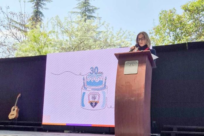 Colegio Bicentenario Jorge Huneeus Zegers conmemora 30 años de historia en La Pintana y proyecta su futuro Colegio Bicentenario Jorge Huneeus Zegers conmemora 30 años de historia en La Pintana y proyecta su futuro