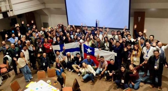 Docentes confían menos en su capacidad de manejo del aula y motivación a estudiantes que en sus habilidades técnicas