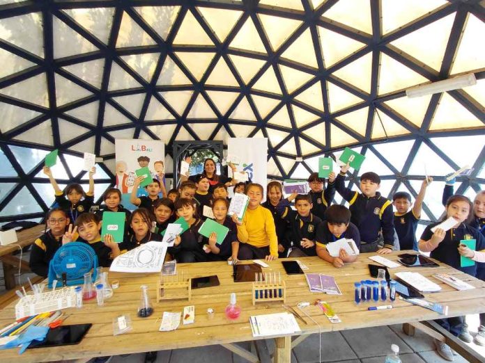Estudiantes de Puchuncaví se acercan a la ciencia con feria científica y charlas STEM con enfoque de género Estudiantes de Puchuncaví se acercan a la ciencia con feria científica y charlas STEM con enfoque de género