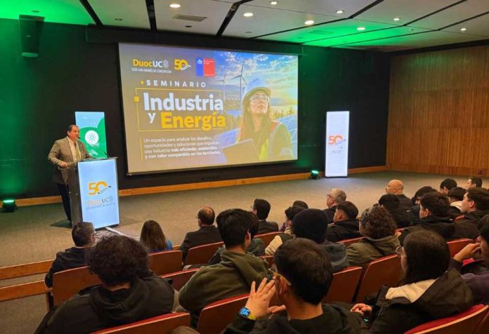 Estudiantes se vinculan con la industria energética en seminario organizado por la Seremi de Energía y Duoc UC Estudiantes se vinculan con la industria energética en seminario organizado por la Seremi de Energía y Duoc UC