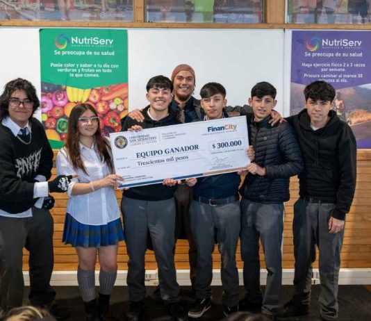 Finanzas en juego: escolares aprenden a tomar decisiones económicas en torneo de la USS