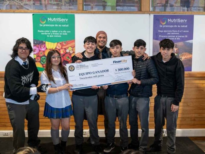 Finanzas en juego escolares aprenden a tomar decisiones económicas en torneo de la USS Finanzas en juego: escolares aprenden a tomar decisiones económicas en torneo de la USS