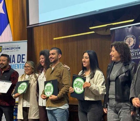 Foodtrucks de Concepción obtienen sello de sostenibilidad a través de proyecto de Vinculación con el Medio Foodtrucks de Concepción obtienen sello de sostenibilidad a través de proyecto de Vinculación con el Medio