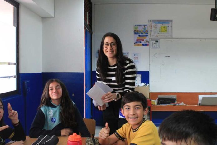 “Guardianes del Dinero”_ CMF visitó colegio de Peñalolén para enseñar a niños sobre ahorro y prevención de fraudes “Guardianes del Dinero”_ CMF visitó colegio de Peñalolén para enseñar a niños sobre ahorro y prevención de fraudes