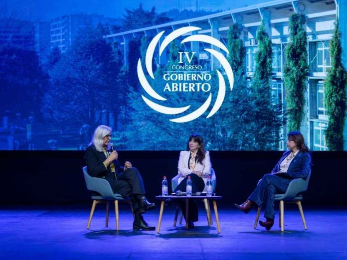 Inteligencia artificial y transparencia del Estado marcaron debate nacional en la UCT Inteligencia artificial y transparencia del Estado marcaron debate nacional en la UCT