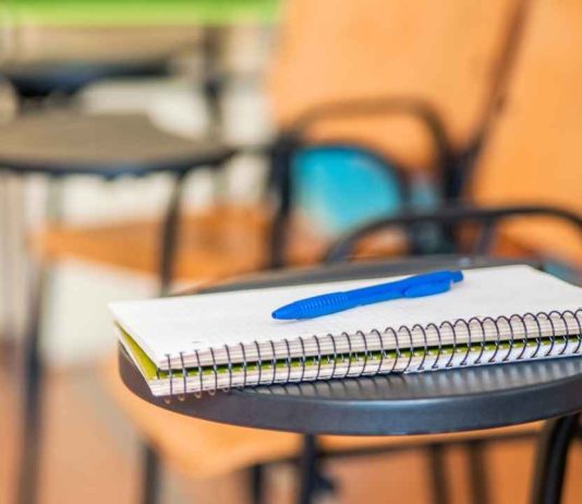 Más allá de las notas: académicos UDP analizan qué dice PISA 2025 sobre los hogares y la educación en Chile Más allá de las notas: académicos UDP analizan qué dice PISA 2025 sobre los hogares y la educación en Chile