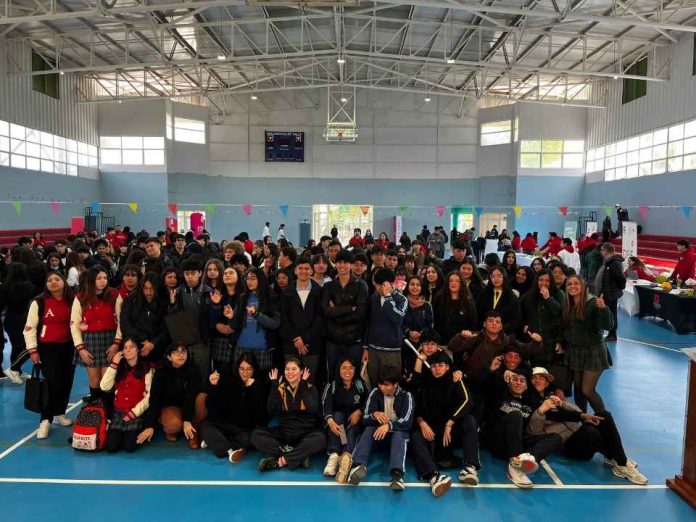 Más de 500 escolares participaron en el Abre Puertas UTalca en Campus Linares Más de 500 escolares participaron en el Abre Puertas UTalca en Campus Linares