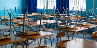 Suspensión de clases este viernes 9 de octubre: Mineduc amplía la medida a 10 comunas de la Región Metropolitana Mineduc anuncia suspensión de clases en Las Condes por aluvión