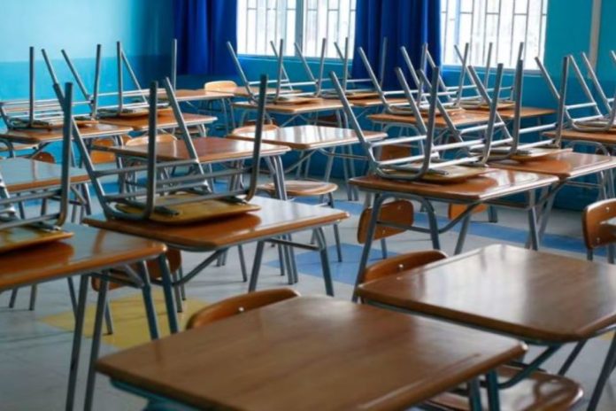Mineduc anuncia suspensión de clases en Las Condes por aluvión