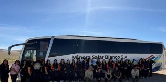 Minera Salar Blanco y CORPROA impulsan colaboración para acercar el Desierto Florido a estudiantes de Copiapó Minera Salar Blanco y CORPROA impulsan colaboración para acercar el Desierto Florido a estudiantes de Copiapó