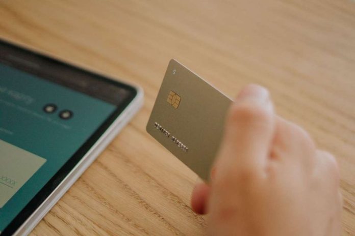 Pago mínimo de la tarjeta de crédito: cómo afecta tus intereses y tu deuda Pago mínimo de la tarjeta de crédito: cómo afecta tus intereses y tu deuda