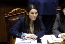 Presupuesto 2027 pone tope de horas docentes a los SLEP y abre la puerta a una reducción de profesores Presupuesto 2027 pone tope de horas docentes a los SLEP y abre la puerta a una reducción de profesores