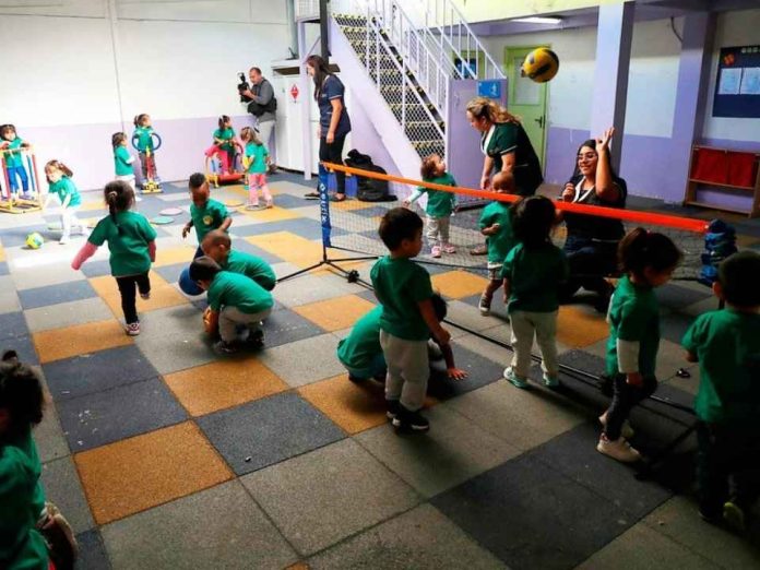 Sala cuna en Chile el umbral de 20 trabajadoras que podría cambiar Sala cuna en Chile: el umbral de 20 trabajadoras que podría cambiar