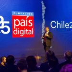Summit País Digital: 83% de los menores en Chile usa IA, pero solo el 16% se siente capaz de detectar sus errores
